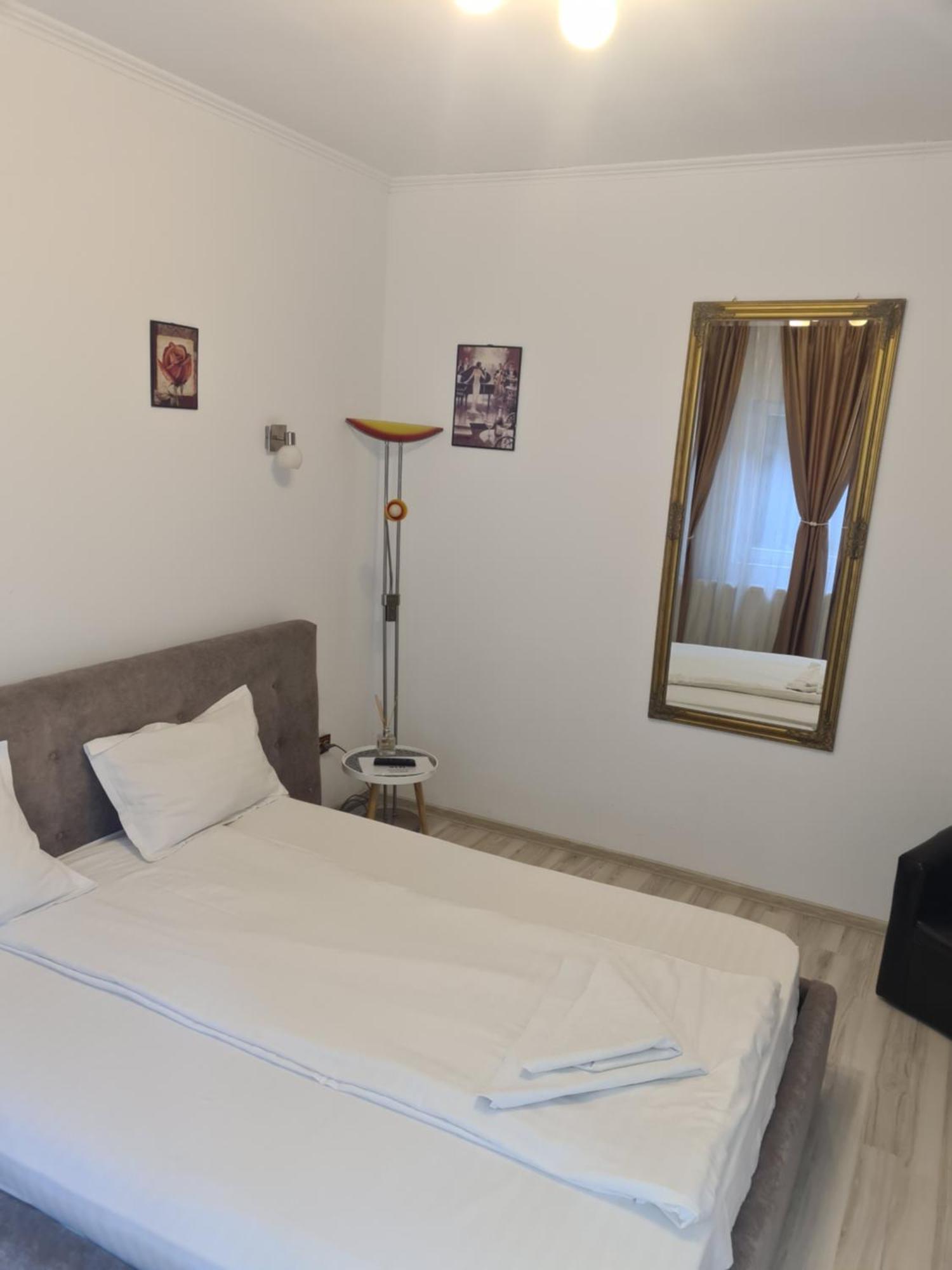 Pensiunea Corina Boutique Craiova Kültér fotó